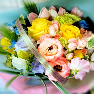 アレンジ、ブーケ、大阪、茨木、高槻、吹田、摂津に配達します